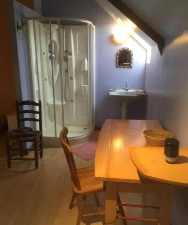Chambre Chez L'Habitant Rueyres Exterior foto